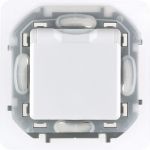 Розетка 1-м СП Inspiria 16А IP44 250В 2P+E защ. шторки с крышкой немецк. стандарт механизм бел. Leg 673740 Розетка 1-м СП Inspiria 16А IP44 250В 2P+E защ. шторки с крышкой немецк. стандарт механизм бел. Leg 673740